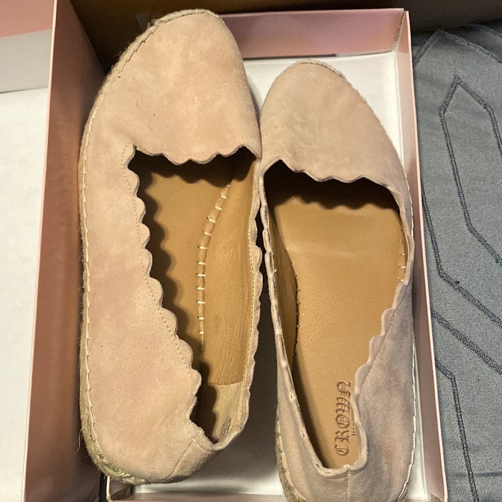 Blush color slip on